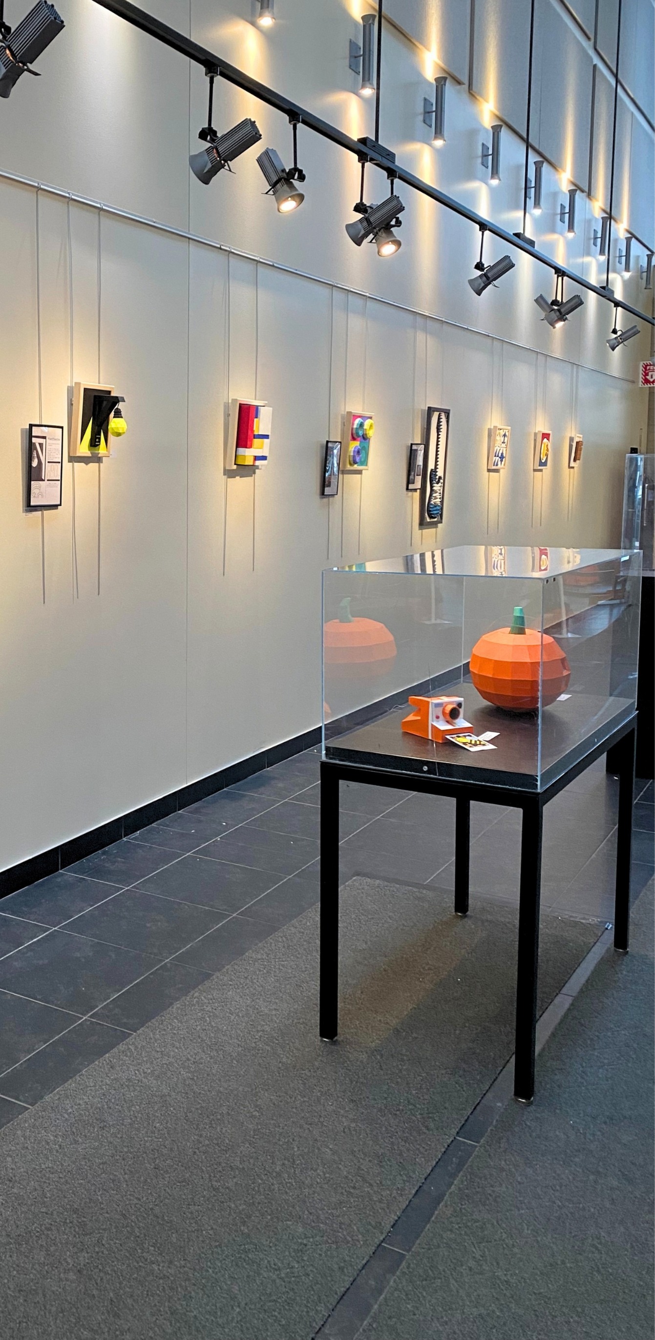 Vue de l’exposition Ce n’est pas que du papier